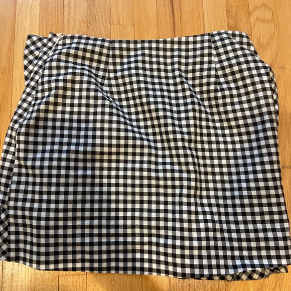 Gingham Ruffle Skort - Picture 2 of 3